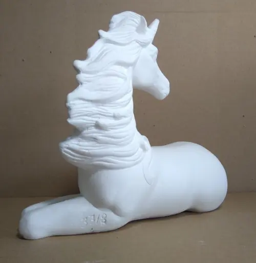 Imagem Unicórnio Sentado Escultura Cavalo Unicórnio Sentado