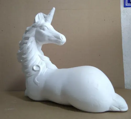 Imagem Unicórnio Sentado Escultura Cavalo Unicórnio Sentado