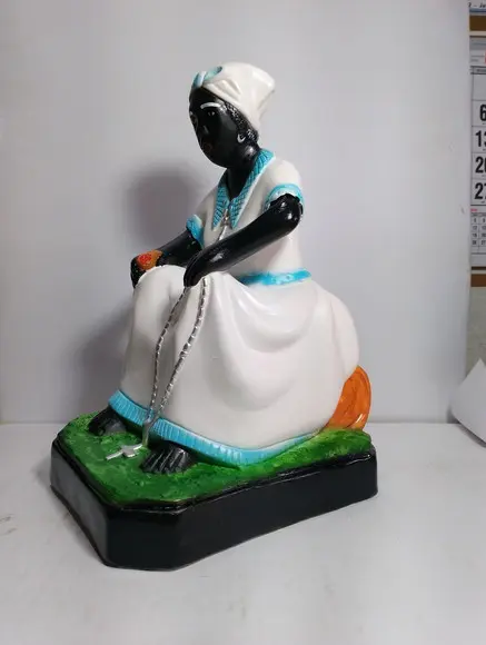Imagem Vó Maria do Rosário Escultura Preta Velha do Rosário