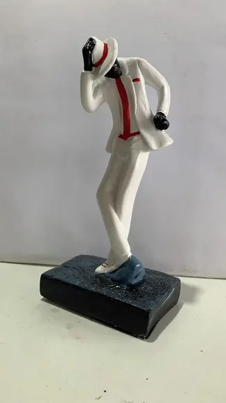Imagem Zé Pelintra Dançando Escultura Zé Pelintra Malandro