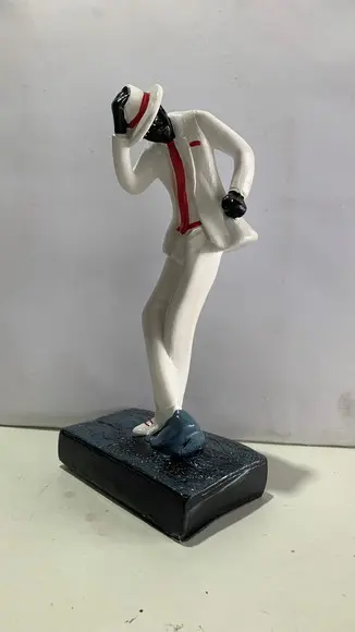 Imagem Zé Pelintra Dançando Escultura Zé Pelintra Malandro