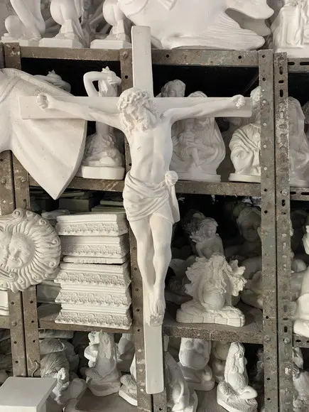 Jesus Cristo Crucificado Imagem Cristo na Cruz em Gesso Cru