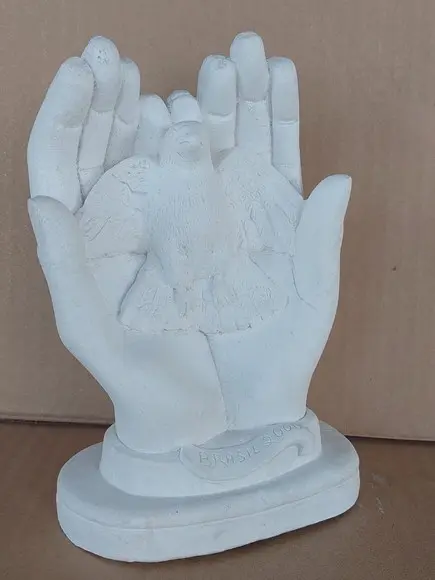 Mão da Paz Imagem Mão com Pomba da Paz Escultura Gesso Cru