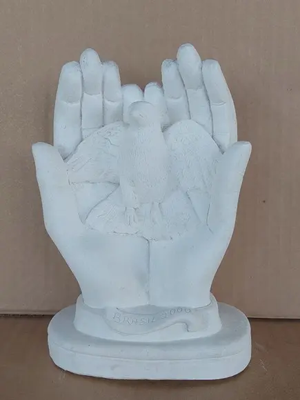Mão da Paz Imagem Mão com Pomba da Paz Escultura Gesso Cru