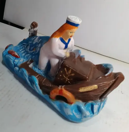 Marinheira Mariana com Barco Imagem Maria no Barco