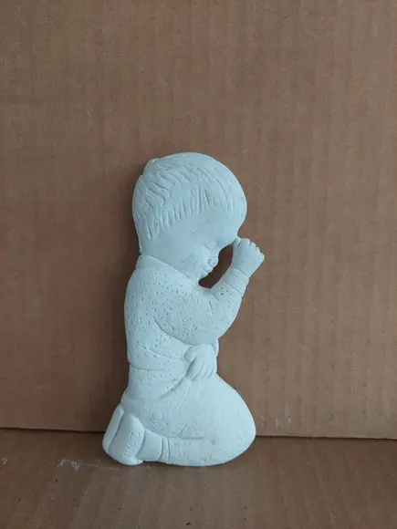 Menino Rezando Imagem Criança Orando de Parede em Gesso Cru