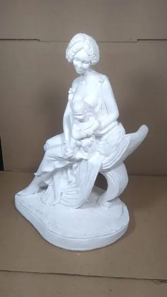 Negra do Divã Imagem Mulher c/ Criança Colo Escultura Gesso