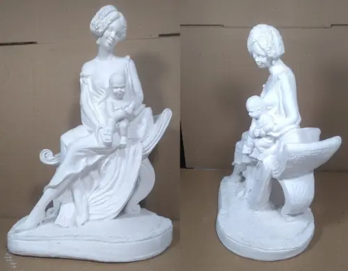 Negra do Divã Imagem Mulher c/ Criança Colo Escultura Gesso