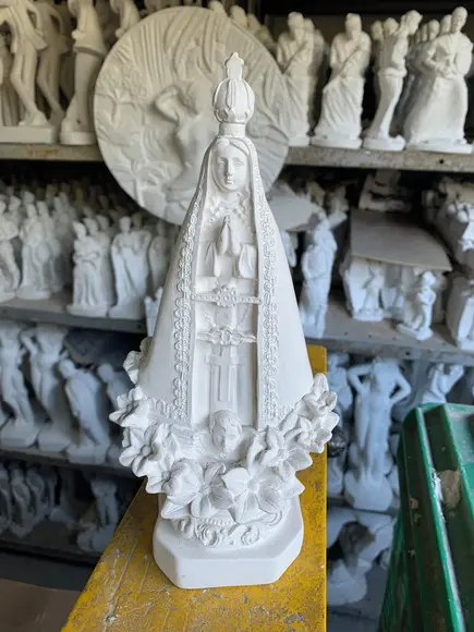 Nossa Senhora Aparecida 2 Imagem da Aparecida com 22cm Gesso