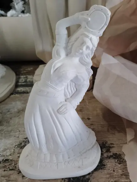 Pomba Gira Cigana com Pandeiro Imagem Modelo Novo 20cm