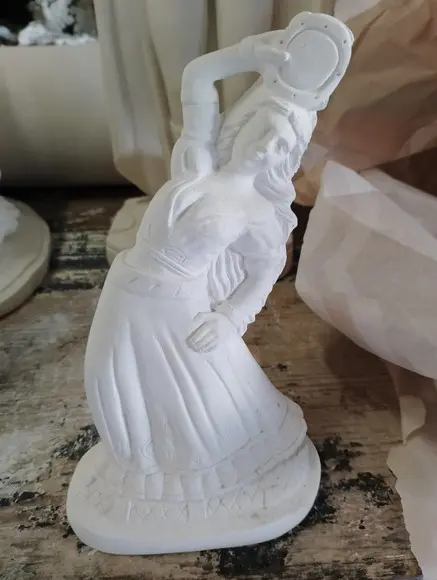 Pomba Gira Cigana com Pandeiro Imagem Modelo Novo 20cm