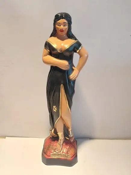 Pomba Gira Dama da Noite Imagem Dama da Noite 34cm