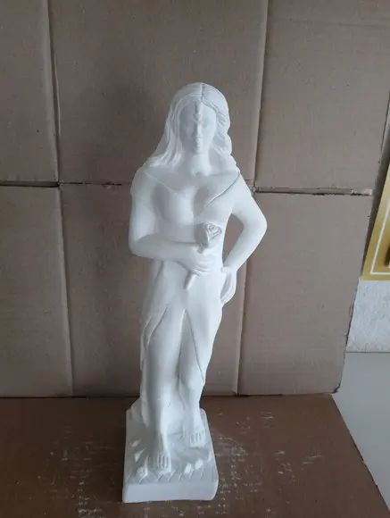 Pomba Gira Dama da Noite Imagem das Rosas ou 7 Rosas