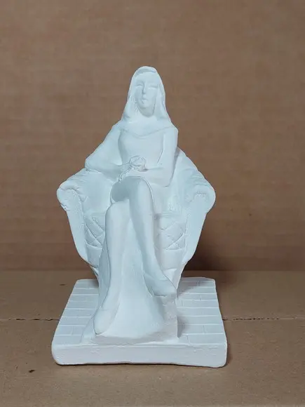 Pomba Gira Escultura Sentada em Gesso