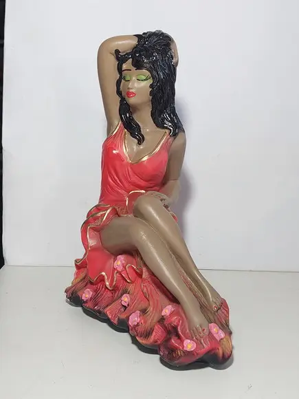 Pomba Gira Menina Imagem Pomba Gira Menina Sentada