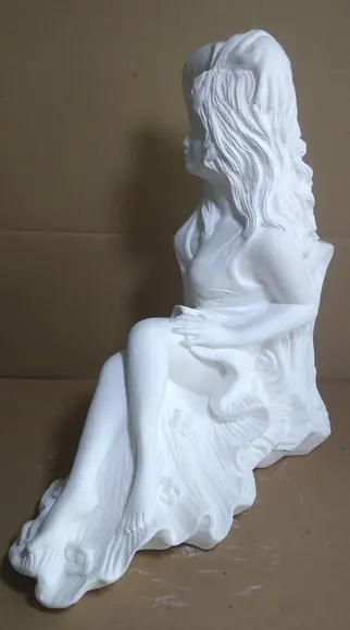 Pomba Gira Menina Sentada Imagem Mulher Deusa das Flores