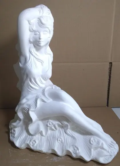 Pomba Gira Menina Sentada Imagem Mulher Deusa das Flores