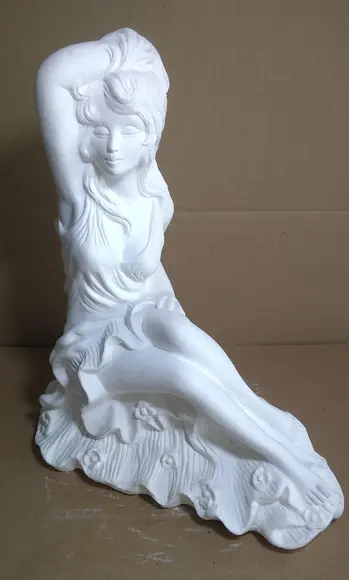 Pomba Gira Menina Sentada Imagem Mulher Deusa das Flores