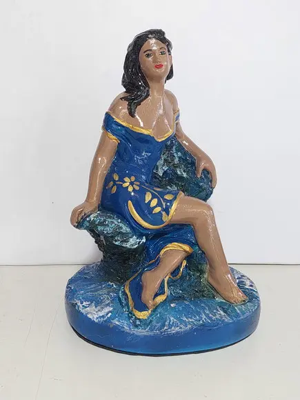 Pomba Gira Rainha da Praia Imagem Maria do Cais nas Pedras