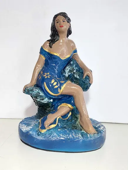 Pomba Gira Rainha da Praia Imagem Maria do Cais nas Pedras