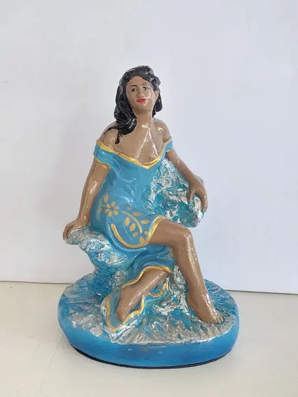 Pomba Gira Rainha da Praia Imagem Maria do Cais nas Pedras