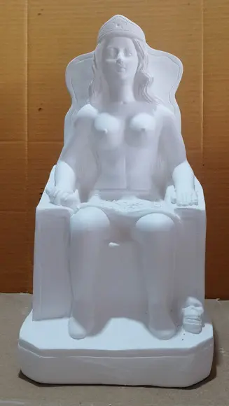 Pomba Gira Rainha do Cemitério Imagem Rainha no Trono