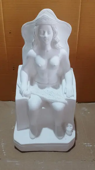 Pomba Gira Rainha do Cemitério Imagem Rainha no Trono