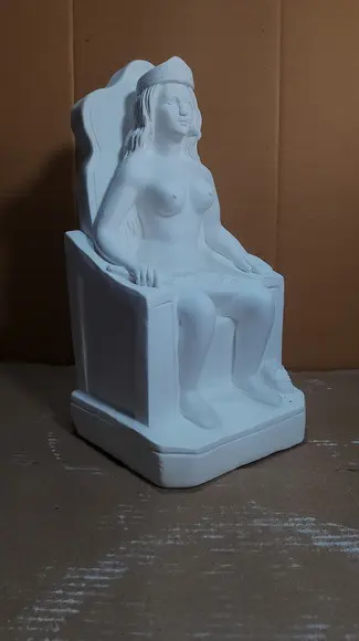 Pomba Gira Rainha do Cemitério Imagem Rainha no Trono