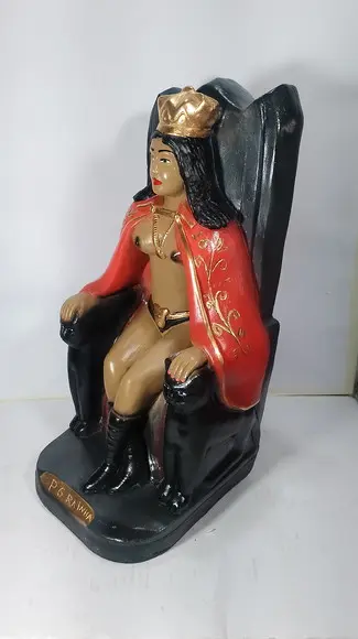Pomba Gira Rainha no Trono Imagem Rainha Sentada no Trono