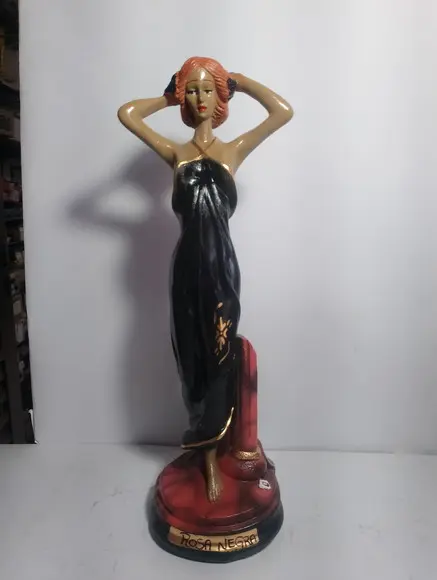 Pomba Gira Rosa Negra Imagem Pomba Gira com Rosa Cabeça