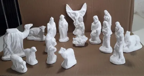 Presépio com 17 Peças Tamanho Variados de 5cm à 13 Gesso Cru