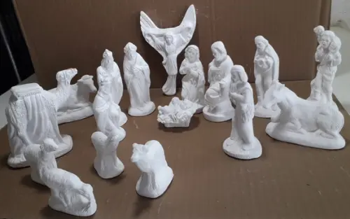 Presépio com 17 Peças Tamanho Variados de 5cm à 13 Gesso Cru