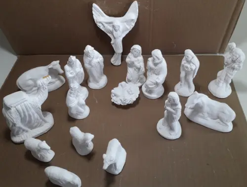 Presépio com 17 Peças Tamanho Variados de 5cm à 13 Gesso Cru