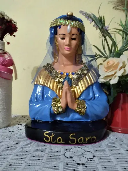 Santa Sara de Kali Imagem Santa Sara Cali c/ Pedras e Rendas
