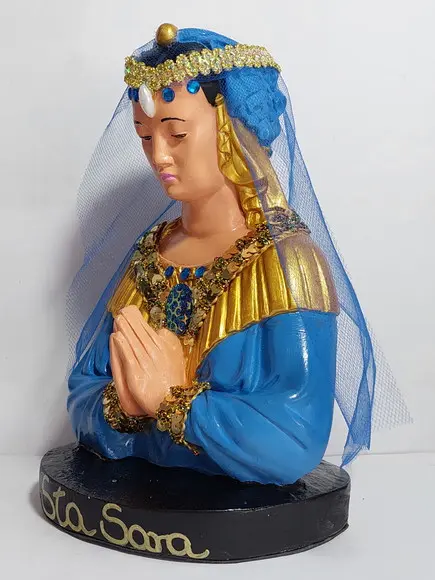 Santa Sara de Kali Imagem Santa Sara Cali c/ Pedras e Rendas