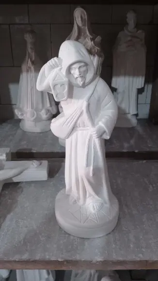 São Longuinho Imagem São Longuinho Escultura em Gesso 30cm