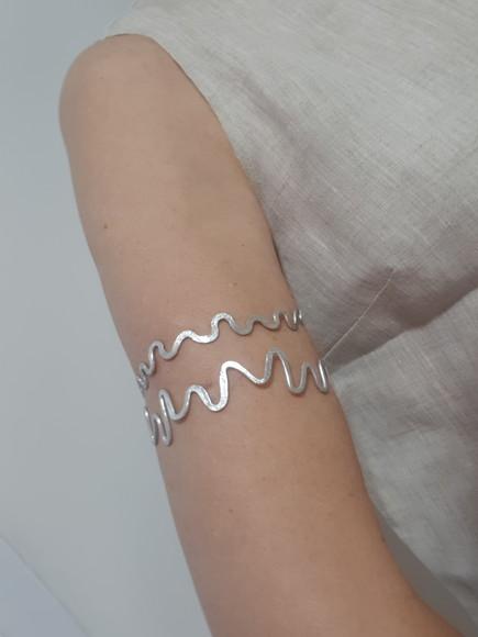 Bracelete Aramado Prateado Zig Zag