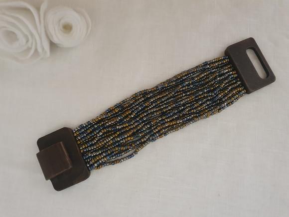 Bracelete de Madeira e Miçangas