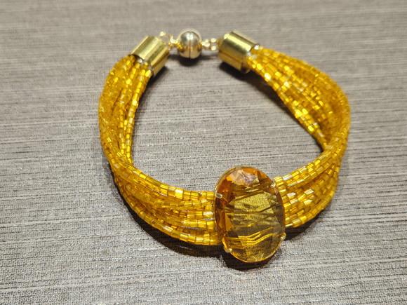 Bracelete Dourado com Cristal Citrino