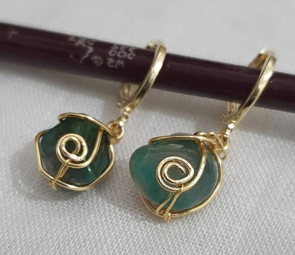 Brinco Argola com Pingente de Pedra Natural Ágata Verde