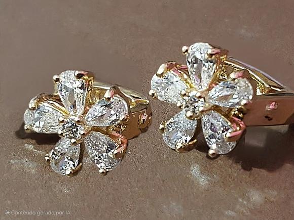Brinco Argola Dourada com Cristais Transparentes
