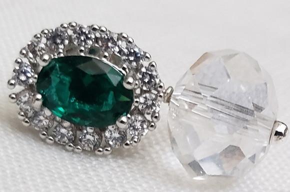 Brinco Banhado a Prata com Cristal Verde e Transparente