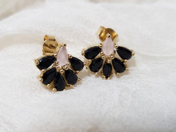 Brinco Banhado com Cristal Ônix e Quartzo Rosa
