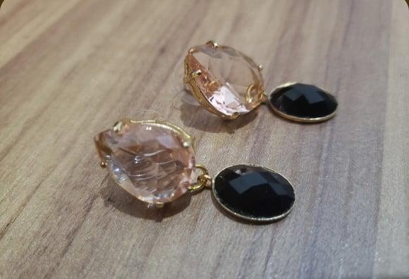 Brinco Banhado com Cristal Topázio e Pedra Natural Ônix