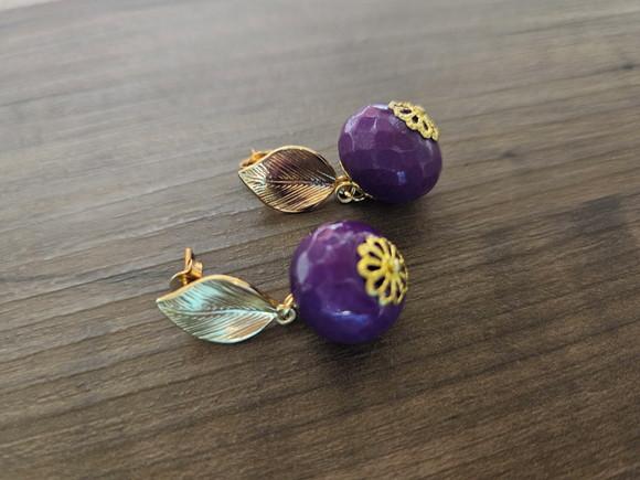 Brinco Banhado com Pedra Natural Jade Roxo