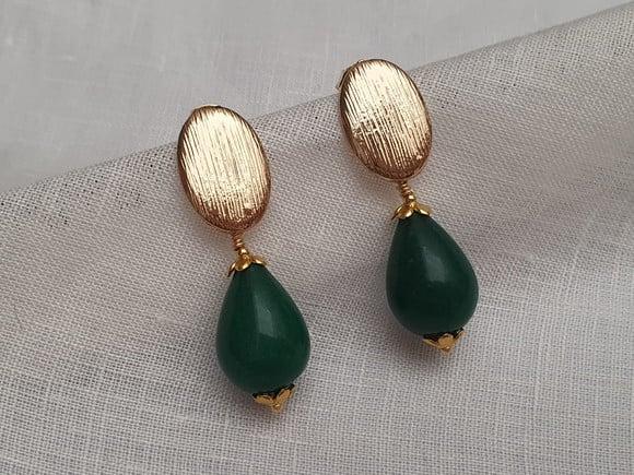 Brinco Banhado com Pedra Natural Jade Verde Folha