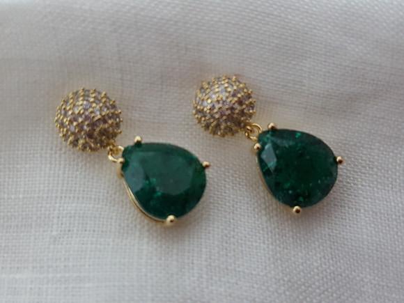 Brinco Banhado com Zircônias e Cristal Fusion Verde