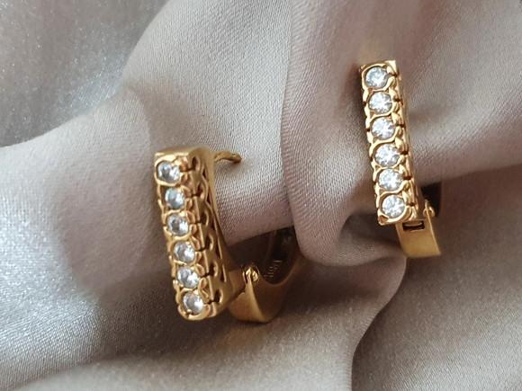 Brinco Banhado Com Zircônias Transparentes
