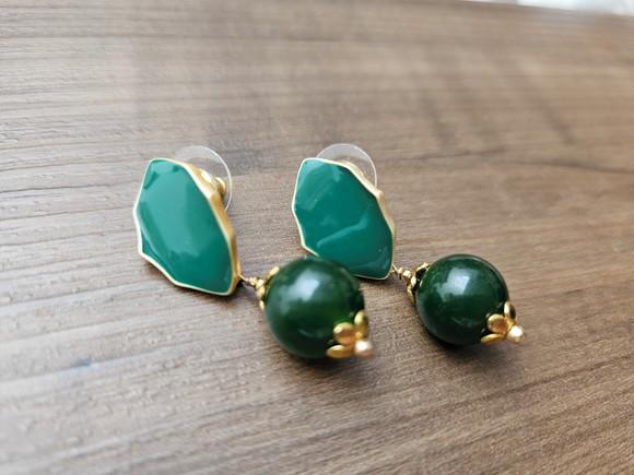 Brinco Banhado Esmaltado com Pedra Natural Verde