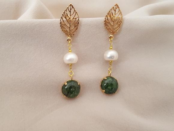 Brinco Cabochão e Pérolas